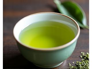 고급 녹차 잔과 다기